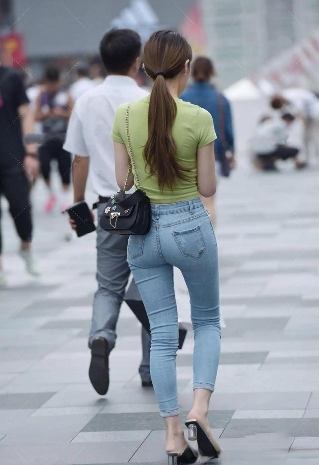 展示|时髦的瑜伽裤展示魅力,凸显青春气息,展现独特魅力