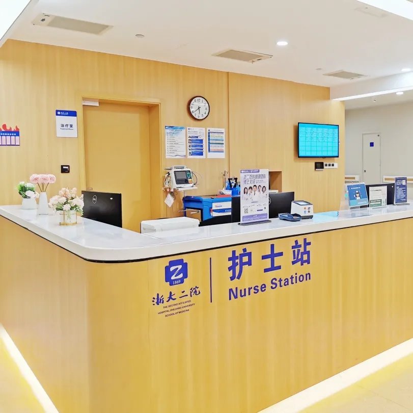 诊室|一进诊室，患者就抓住医生：“您可一定要帮帮我们！”