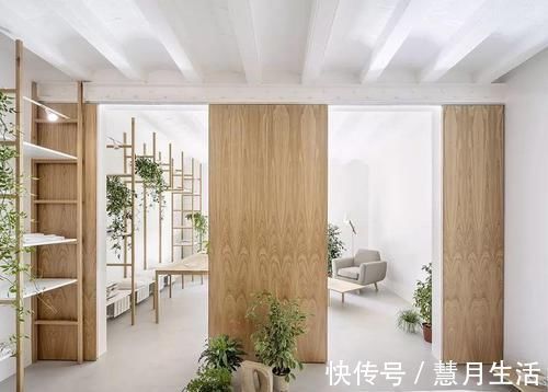 打通|他将2套小户型打通改成4室,做23米柜子,装滑动门,空间无限大