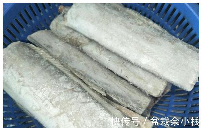 外婆用了30年的炸带鱼方法，5分钟上桌，外酥里嫩，不掉皮不粘