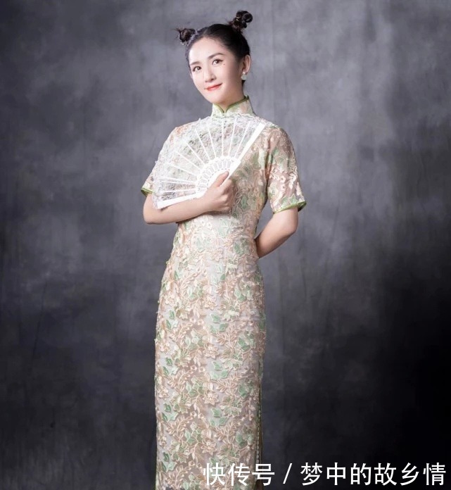 自认|谢娜自认腰粗不适合穿旗袍，被造型师强制要求后，一秒变漫画腰！