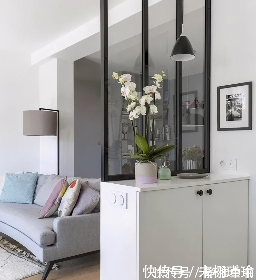 收纳|装修新房时，走廊式玄关鞋柜，护墙板里装鞋架真牛，太聪明了！