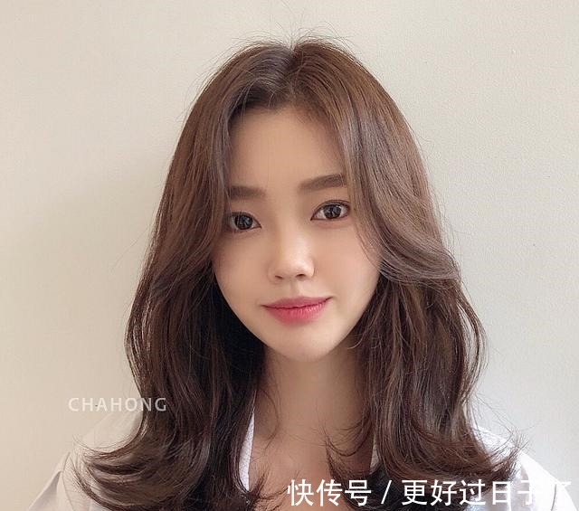 低层次 烫发怕老气,就选这18款,瘦脸时尚显气质!