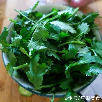 我奶奶教我的凉拌菜的技巧，一定要加它才好吃