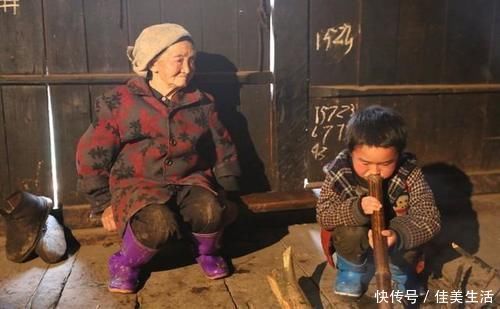 假带|有种无奈叫老一辈人“假带孩子”,自己赚足了面子,却坑了宝宝