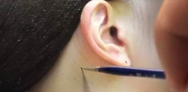 肖像之相$他画了一幅水中少女，放大5倍，专家：冷军败了