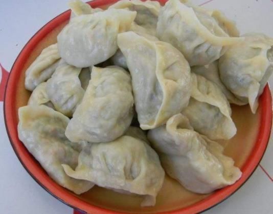 天热包子就得这做法，不发酵不饧面，皮薄馅香，咬一口满嘴流汁