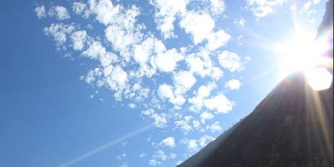 女人的肌肤时刻都在被危害着：日用化妆品的残留物如何解决？