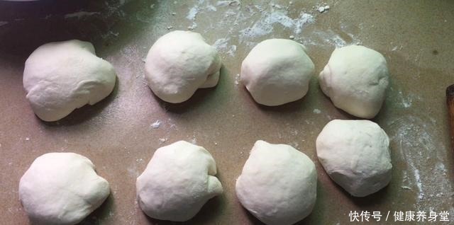 想吃椒盐油酥烧饼的不用买了,完整的做法,外酥里软,非常好吃!