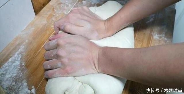反复强调:发面不要用酵母,教你一招简单快捷,馒头香甜口感好