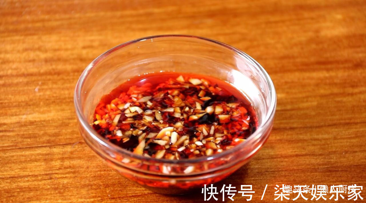 不放油炸，不用油煎，学会鸡翅的新做法，好吃到吮指，皮滑肉嫩