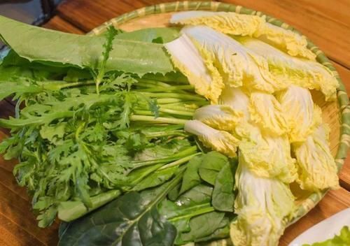 吃火锅|在家吃火锅，必买这几样菜，不用多少钱，朋友：是个会过日子的人