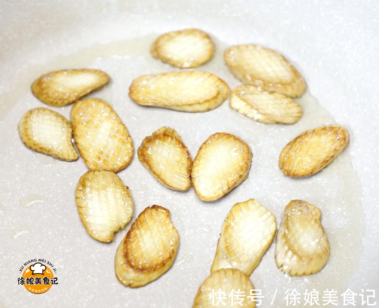 好吃|杏鲍菇，千万不要直接炒，这样做实在太好吃了，开胃解馋上桌光盘