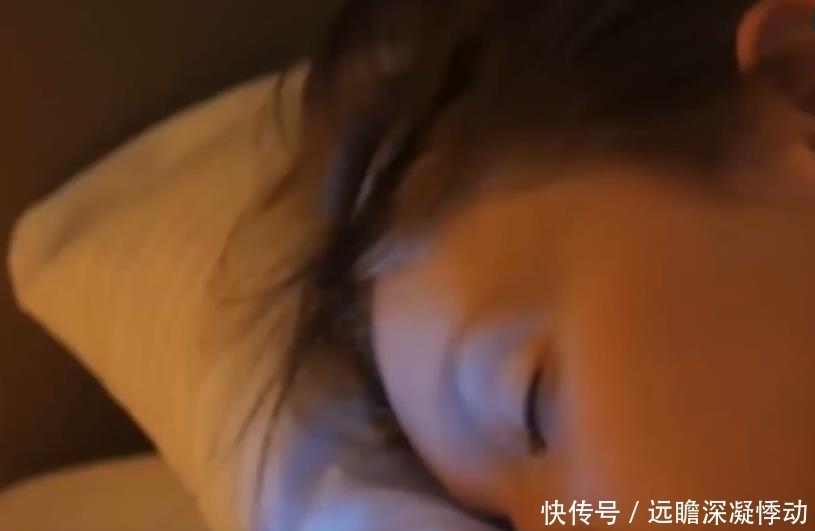 手机的时|睡前玩手机的危害有多大?不少人心慌了,真相在这里