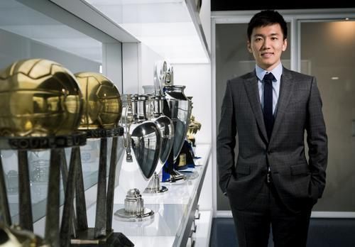 米尔 高调炫富!戴400万名表拍写真,曾斥资2.6亿欧元打造足球队