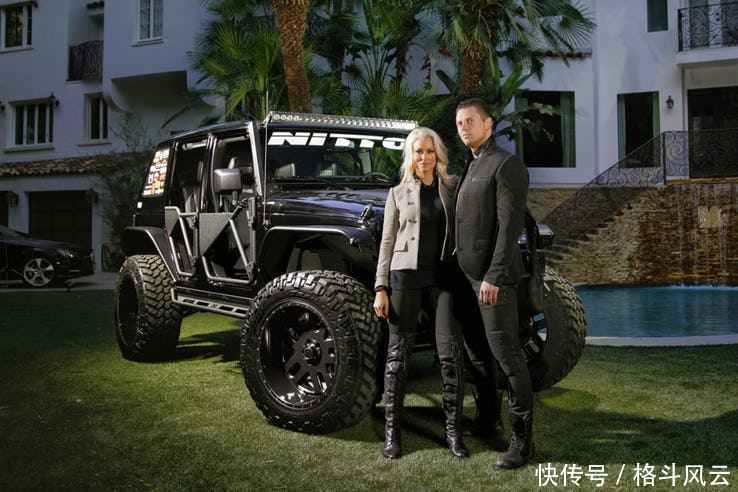 wwe巨星究竟多有钱?约翰塞纳有私人车库,比wwe老板的车还多