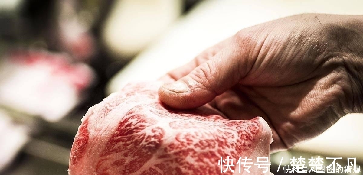 原材料|“假牛肉”是怎么做成的？看完原材料后：再也不买便宜牛肉了！