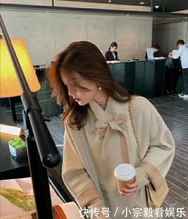 想要保暖又时髦，脖颈配饰少不了，冬季穿搭加分就靠它