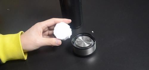 家里有保温杯的要留意, 我也是刚知道, 看完抓紧告诉家里人还不迟