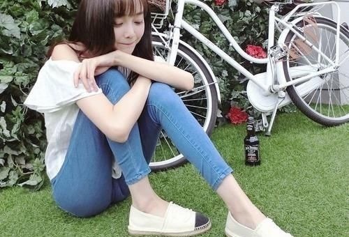 清新 美女穿搭:清新的搭配,突显女性气质,尽显摇曳身姿