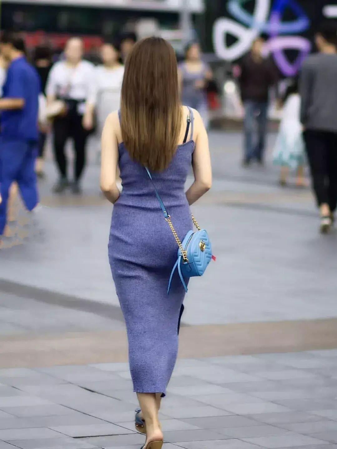 高跟鞋|别太依赖连衣裙,夏季穿搭讲究“丰富多彩”,才会时髦洋气不撞衫