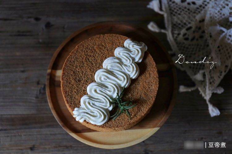 周末，给自己做个下午茶点心，红茶味小蛋糕味道真香