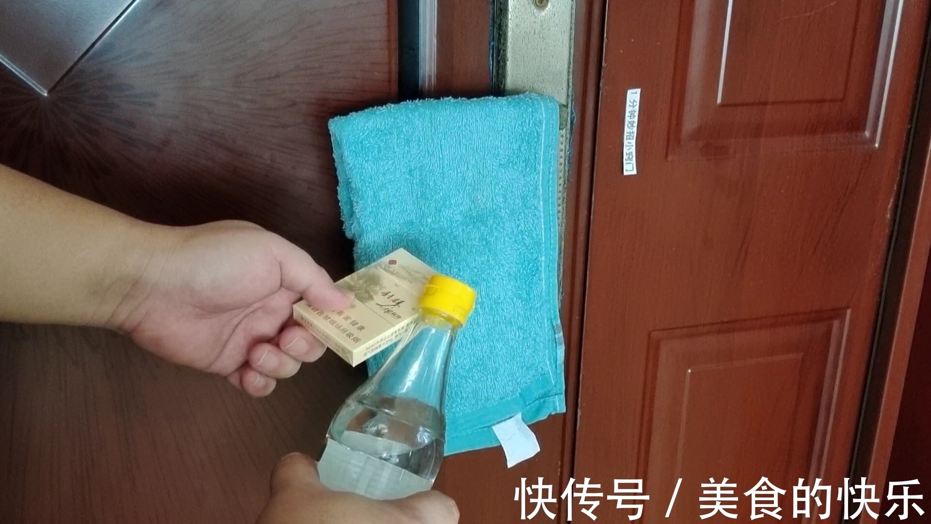 晚上睡觉前，记得在门把手挂一条毛巾，好多人不懂，看完涨知识