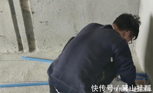 零线|水电装修“走地”还是“走顶”30年老工长直言，选错等于毁了房！