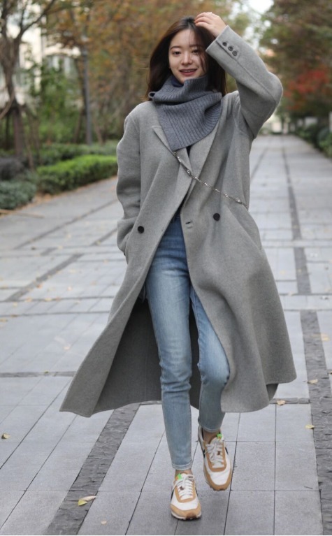 小姐姐 普通人怎么把大衣穿出高级感?看看这些穿搭小技巧,日常实用