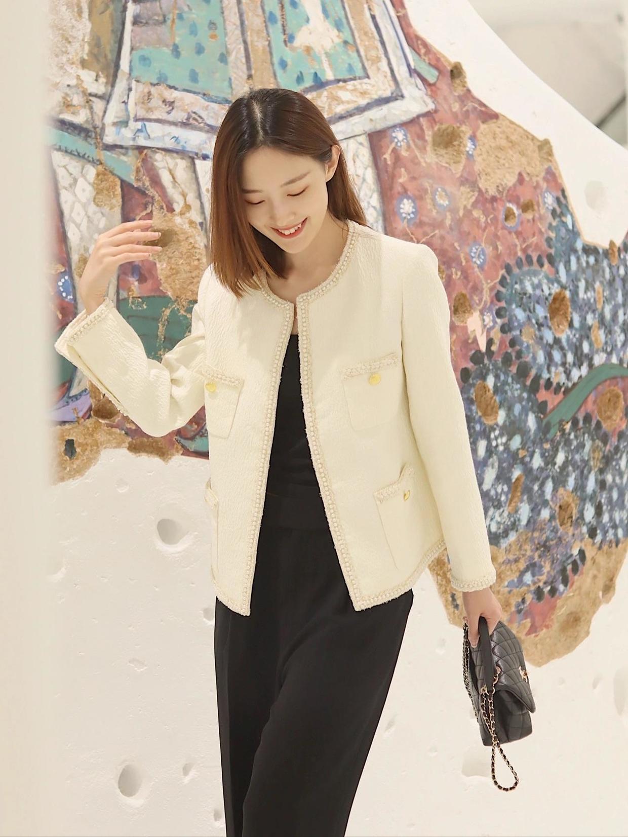 外套|30+的女性最适合短款外套,时髦精示范,学会这几个搭配方法就够