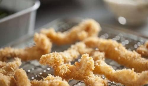 油炸类|嫌弃自己体重的人,少吃3种食物,体重可能会降到满意的程度