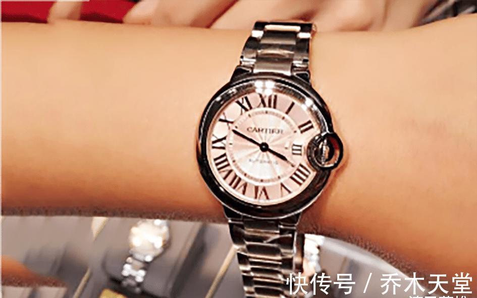 女表|适合三十岁独立女性的配饰，价格差不多的卡地亚山度士和蓝气球，谁更胜一筹