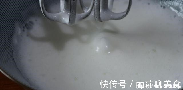 不用烤箱，不用电饭锅，这是用平底锅就能做的蛋糕卷，一次性成功