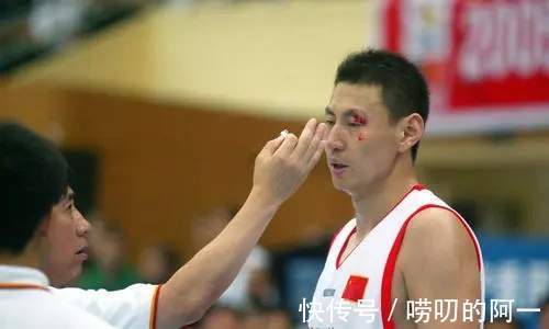 中国篮球两位名宿，李楠和朱芳雨，谁的生涯成就更高？|长文 | 李楠