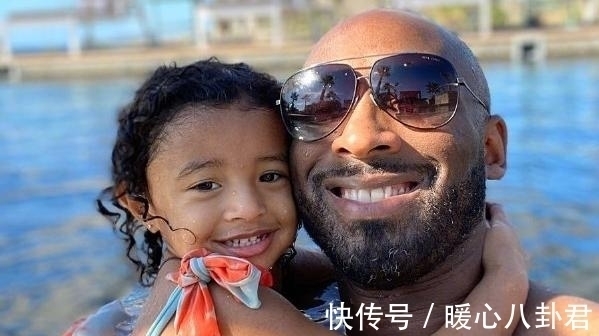 科比|复制粘贴!瓦妮莎晒三公主萌照,笑起来真像老大,太可爱了