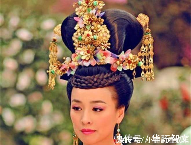 女人 古代女人的发型那么复杂,她们是怎么梳上去的?答案你想不到!