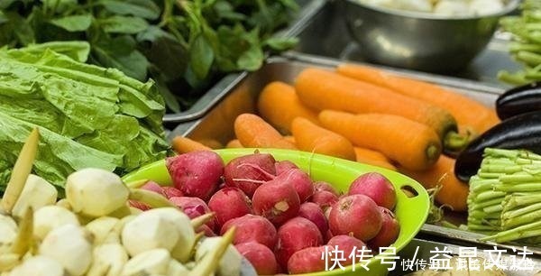 模拟|靠食物能不能消除肿瘤?不吃会不会饿死肿瘤?医生辟谣来了