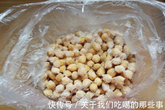 打豆浆要不要“泡豆子”?区别很大,学会5个技巧,豆浆醇香细腻