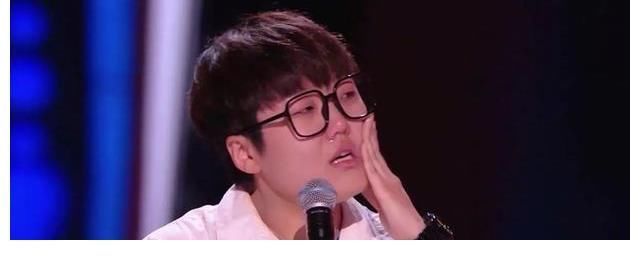 “20亿女歌手”崩溃大哭上热搜！夺笋啊，网友说“像小熊猫”