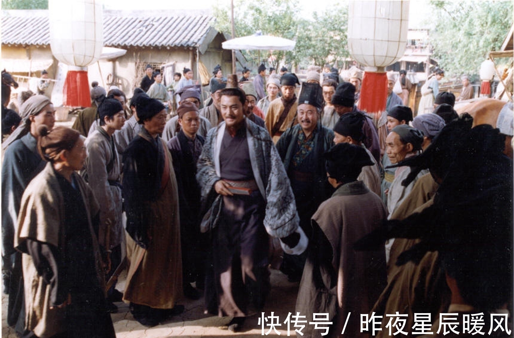 紫霞!笑傲江湖中,岳不群舍弃紫霞神功去学辟邪剑法,紫霞功真不行吗?