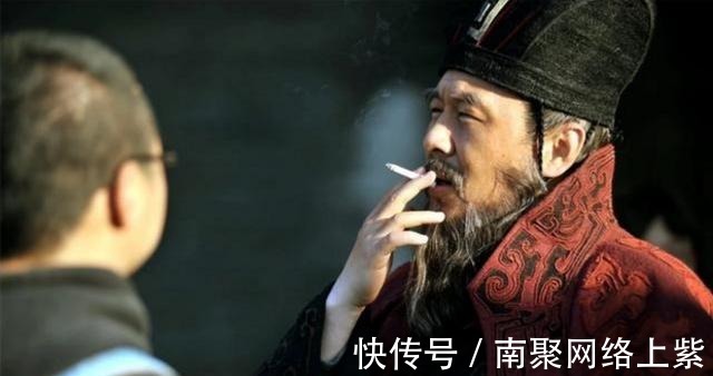 蔡邕|曹操路过一女子墓碑,上面写8字,让他走了30里后才明白意思!