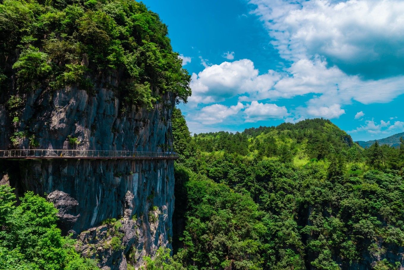 矮寨大桥|自驾《神奇女侠》取景地：矮寨奇观旅游区｜奇遇峡谷高桥、苗寨、飞瀑