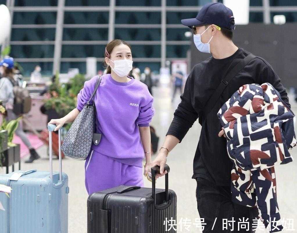 舒适感|何超莲真没“豪门千金”架子,穿紫色运动装走机场,气质仍出众