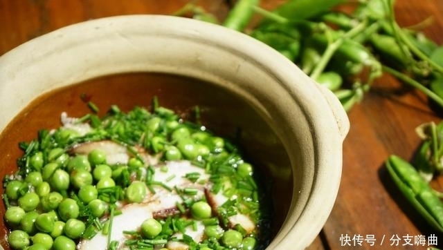 米饭这么吃最香!荤素一锅端,不想吃饭的人都馋了