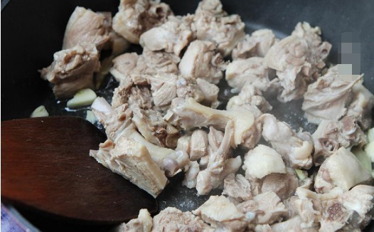 要多吃这肉,营养高于猪肉和鸡肉,滋补不上火,全家都爱吃