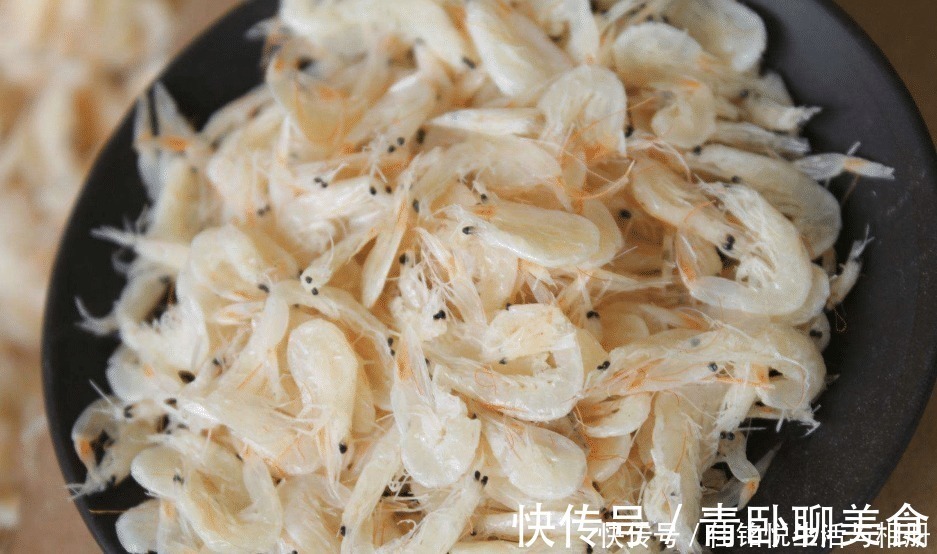 同是虾皮，选“白色”还是“浅红色”摊主告诉你，别再乱买了