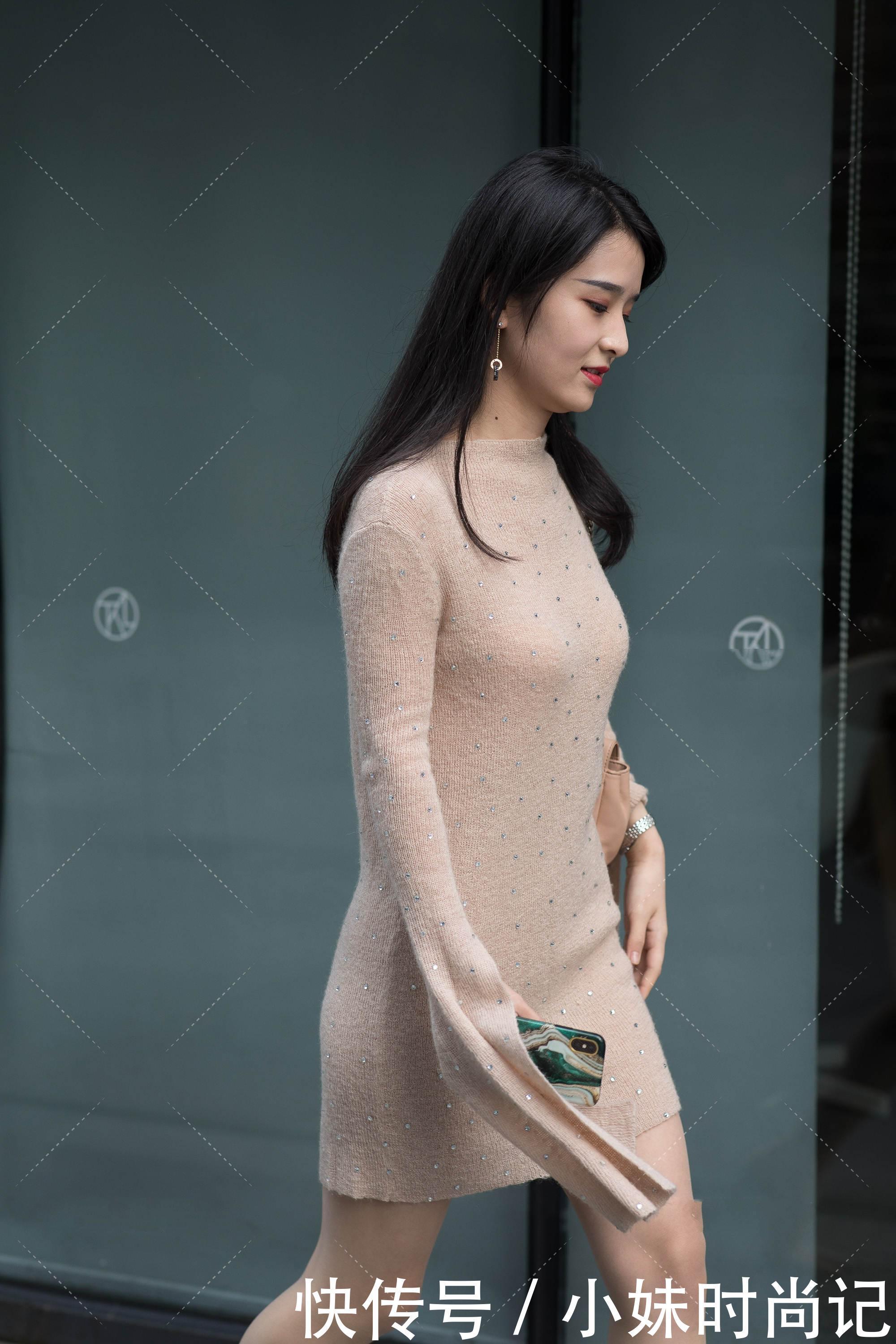 范儿|街拍:裸色针织裙穿出女神范儿, 保暖又舒适