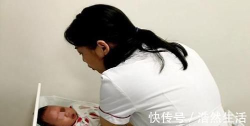 生期|宝宝到了“认生期”,引导锻炼要重视,一味回避让娃越来越“笨”