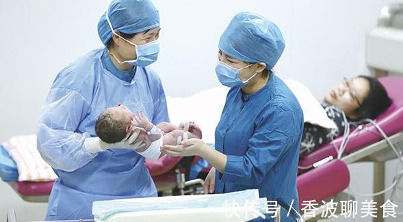 发动|胎儿发动后去医院，孕妈是穿裤子更合适？还是穿裙子更方便？