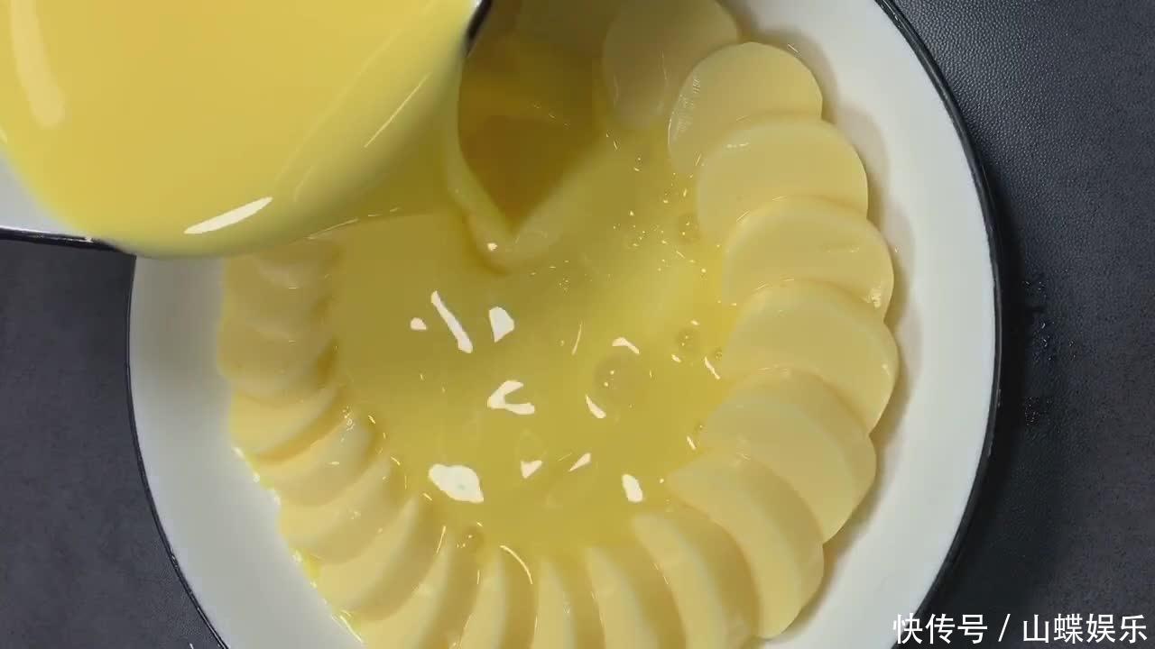 孩子爱吃的鸡蛋豆腐,鲜嫩爽滑咸鲜味美,易消化易吸收营养价值高